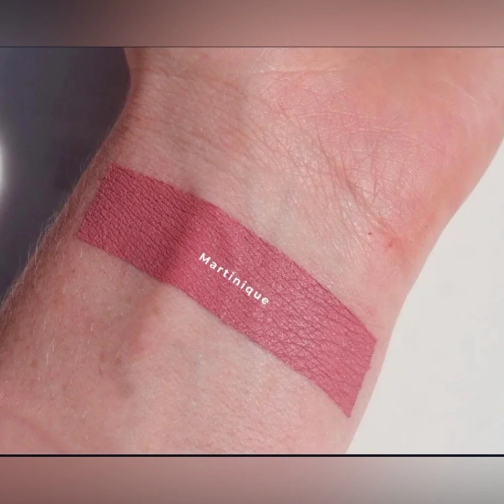 Kiss & Smink Lip Crayon Pen in Marietas